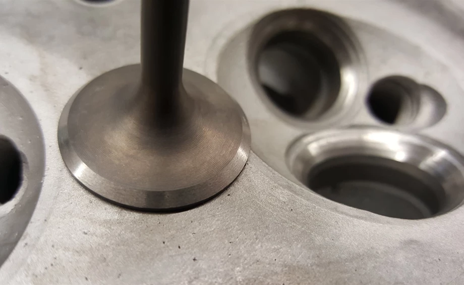 Umbgebautes Motorrad Benelli 750 Sei Bild 9: Umbgebautes Motorrad Benelli 750 Sei