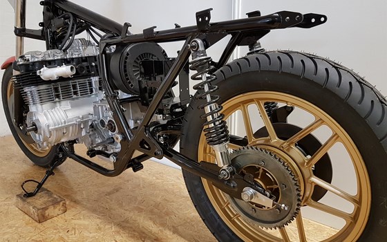 Umgebautes Motorrad Benelli 900 sei von Motorrad Scheunpflug e.K. - Bild 5 Umgebautes Motorrad Benelli 900 sei von Motorrad Scheunpflug e.K. - Bild 5