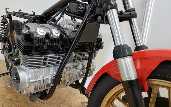 Umgebautes Motorrad Benelli 900 sei von Motorrad Scheunpflug e.K. - Bild 11 Umgebautes Motorrad Benelli 900 sei von Motorrad Scheunpflug e.K. - Bild 11
