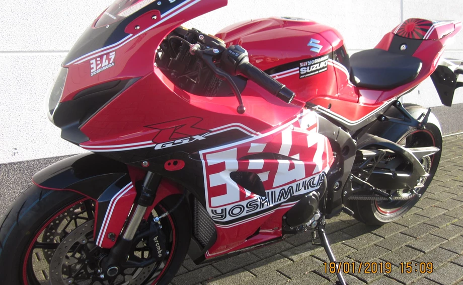 Umbgebautes Motorrad Suzuki GSX-R 1000 Bild 2: Umbgebautes Motorrad Suzuki GSX-R 1000