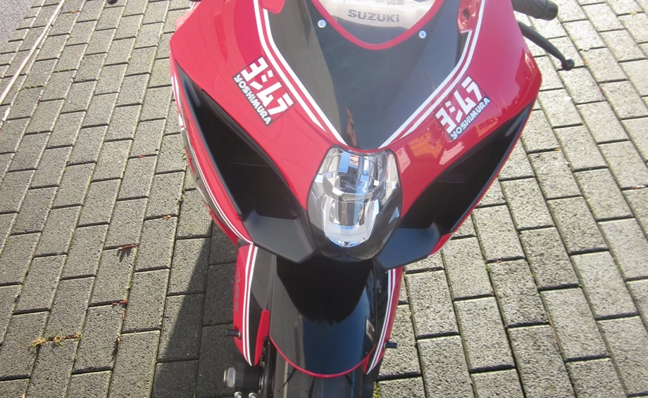 Umbgebautes Motorrad Suzuki GSX-R 1000 Bild 4: Umbgebautes Motorrad Suzuki GSX-R 1000