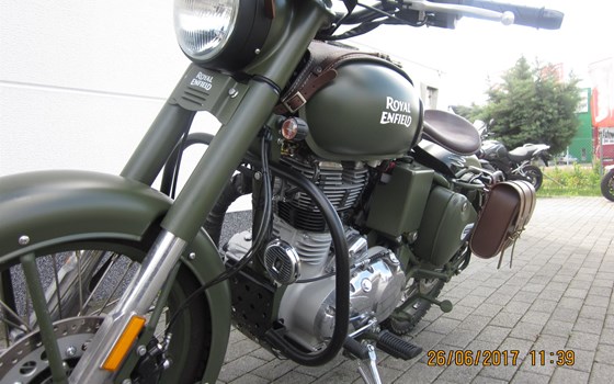 Umgebautes Motorrad Royal Enfield Classic 500 EFI Battle Green von Motorrad Nölte - Bild 2 Umgebautes Motorrad Royal Enfield Classic 500 EFI Battle Green von Motorrad Nölte - Bild 2