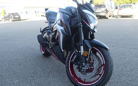 Umgebautes Motorrad Suzuki GSX-S1000 von Biker Stable GmbH & Co. KG - Bild 2 Umgebautes Motorrad Suzuki GSX-S1000 von Biker Stable GmbH & Co. KG - Bild 2