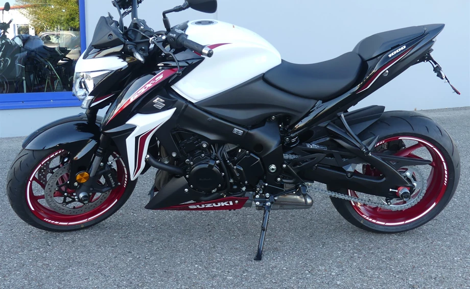 Umbgebautes Motorrad Suzuki GSX-S1000 Bild 5: Umbgebautes Motorrad Suzuki GSX-S1000