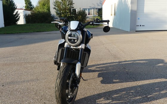 Umgebautes Motorrad Honda CB 1000 R von Biker Stable GmbH & Co. KG - Bild 24 Umgebautes Motorrad Honda CB 1000 R von Biker Stable GmbH & Co. KG - Bild 24