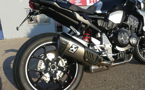 Umgebautes Motorrad Honda CB 1000 R von Biker Stable GmbH & Co. KG - Bild 4 Umgebautes Motorrad Honda CB 1000 R von Biker Stable GmbH & Co. KG - Bild 4
