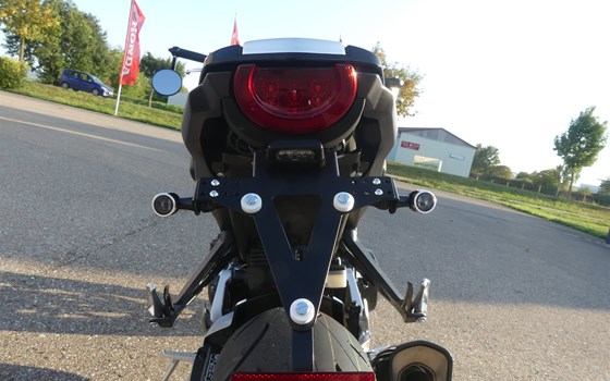 Umgebautes Motorrad Honda CB 1000 R von Biker Stable GmbH & Co. KG - Bild 6 Umgebautes Motorrad Honda CB 1000 R von Biker Stable GmbH & Co. KG - Bild 6