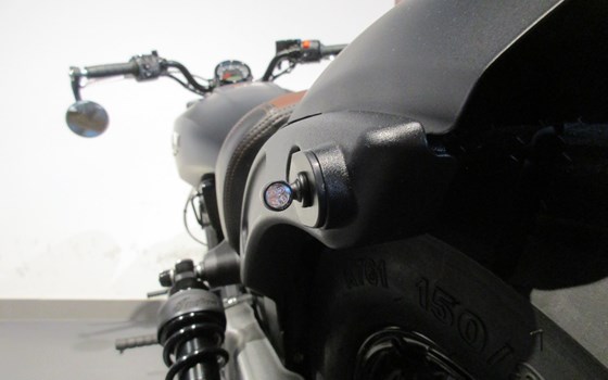 Umgebautes Motorrad Indian Scout Bobber 1131 von Motorrad Kreiselmeyer GmbH - Bild 9 Umgebautes Motorrad Indian Scout Bobber 1131 von Motorrad Kreiselmeyer GmbH - Bild 9