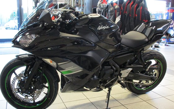 Umgebautes Motorrad Kawasaki Ninja 650 von Team Wahlers GmbH - Bild 10 Umgebautes Motorrad Kawasaki Ninja 650 von Team Wahlers GmbH - Bild 10
