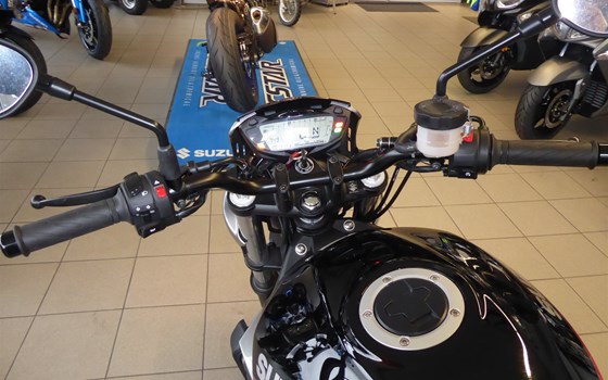 Umgebautes Motorrad Suzuki SV650X von Reimo-Reinhard Motorrad GmbH - Bild 2 Umgebautes Motorrad Suzuki SV650X von Reimo-Reinhard Motorrad GmbH - Bild 2