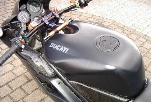 Umgebautes Motorrad Ducati 748 von Motorrad Technik Martynow - Bild 7 Umgebautes Motorrad Ducati 748 von Motorrad Technik Martynow - Bild 7