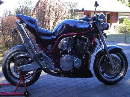 Umgebautes Motorrad Suzuki Bandit 1200 von Motorrad Technik Martynow - Bild 1 Umgebautes Motorrad Suzuki Bandit 1200 von Motorrad Technik Martynow - Bild 1