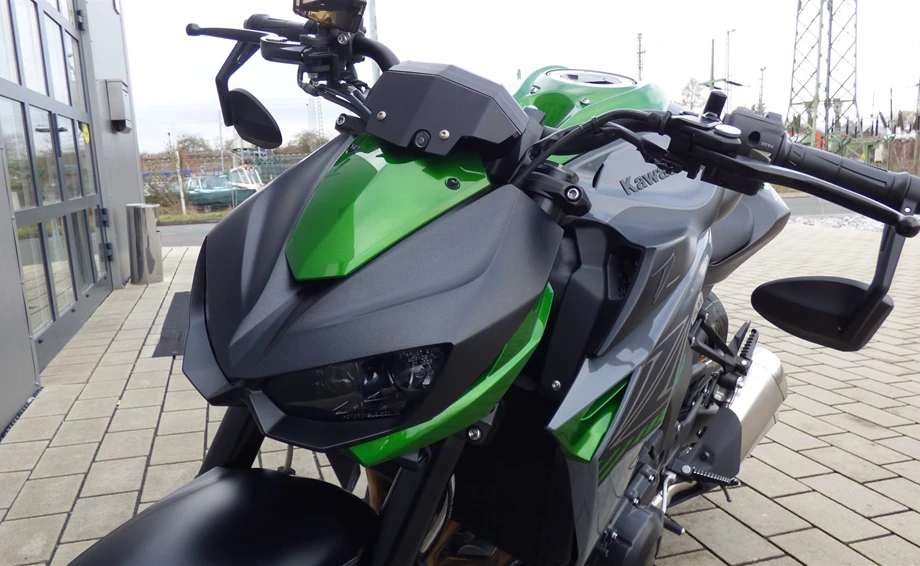 Umbgebautes Motorrad Kawasaki Z1000 R Bild 6: Umbgebautes Motorrad Kawasaki Z1000 R