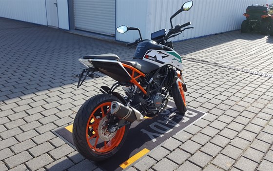 Umgebautes Motorrad KTM 125 Duke von Biker`s Point Fuchs GmbH & Co. KG - Bild 6 Umgebautes Motorrad KTM 125 Duke von Biker`s Point Fuchs GmbH & Co. KG - Bild 6