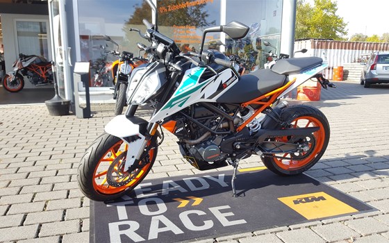 Umgebautes Motorrad KTM 125 Duke von Biker`s Point Fuchs GmbH & Co. KG - Bild 7 Umgebautes Motorrad KTM 125 Duke von Biker`s Point Fuchs GmbH & Co. KG - Bild 7