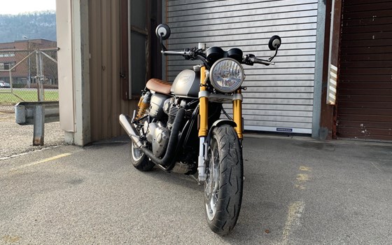 Umgebautes Motorrad Triumph Thruxton 1200R von Pat-Bikes AG - Bild 5 Umgebautes Motorrad Triumph Thruxton 1200R von Pat-Bikes AG - Bild 5