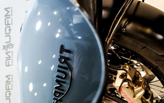 Umgebautes Motorrad Triumph Thruxton 1200R von MAQUINA MOTORS - Bild 6 Umgebautes Motorrad Triumph Thruxton 1200R von MAQUINA MOTORS - Bild 6