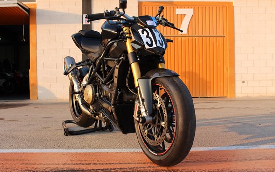 Umgebautes Motorrad Ducati Streetfighter S von DSB BERLIN - Bild 2 Umgebautes Motorrad Ducati Streetfighter S von DSB BERLIN - Bild 2