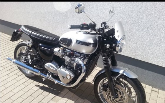 Umgebautes Motorrad Triumph Bonneville T120 von Kfz- und Zweirad-Technik Marcel Schmidt - Bild 1 Umgebautes Motorrad Triumph Bonneville T120 von Kfz- und Zweirad-Technik Marcel Schmidt - Bild 1