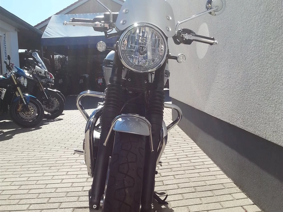 Umbgebautes Motorrad Triumph Bonneville T120 Bild 3: Umbgebautes Motorrad Triumph Bonneville T120