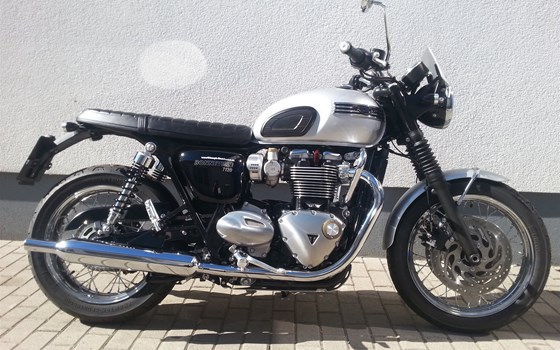 Umgebautes Motorrad Triumph Bonneville T120 von Kfz- und Zweirad-Technik Marcel Schmidt - Bild 2 Umgebautes Motorrad Triumph Bonneville T120 von Kfz- und Zweirad-Technik Marcel Schmidt - Bild 2