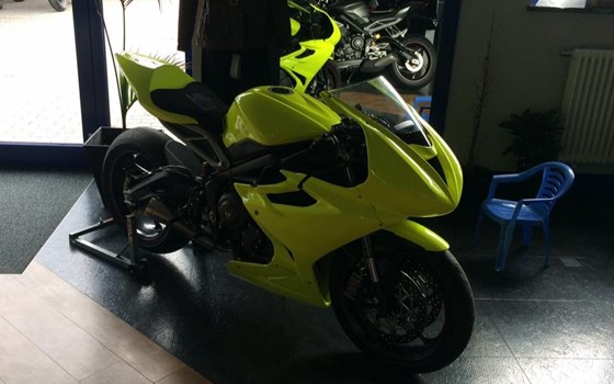 Umgebautes Motorrad Triumph Street Triple 765 RS von Kfz- und Zweirad-Technik Marcel Schmidt - Bild 2 Umgebautes Motorrad Triumph Street Triple 765 RS von Kfz- und Zweirad-Technik Marcel Schmidt - Bild 2
