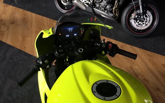 Umgebautes Motorrad Triumph Street Triple 765 RS von Kfz- und Zweirad-Technik Marcel Schmidt - Bild 4 Umgebautes Motorrad Triumph Street Triple 765 RS von Kfz- und Zweirad-Technik Marcel Schmidt - Bild 4