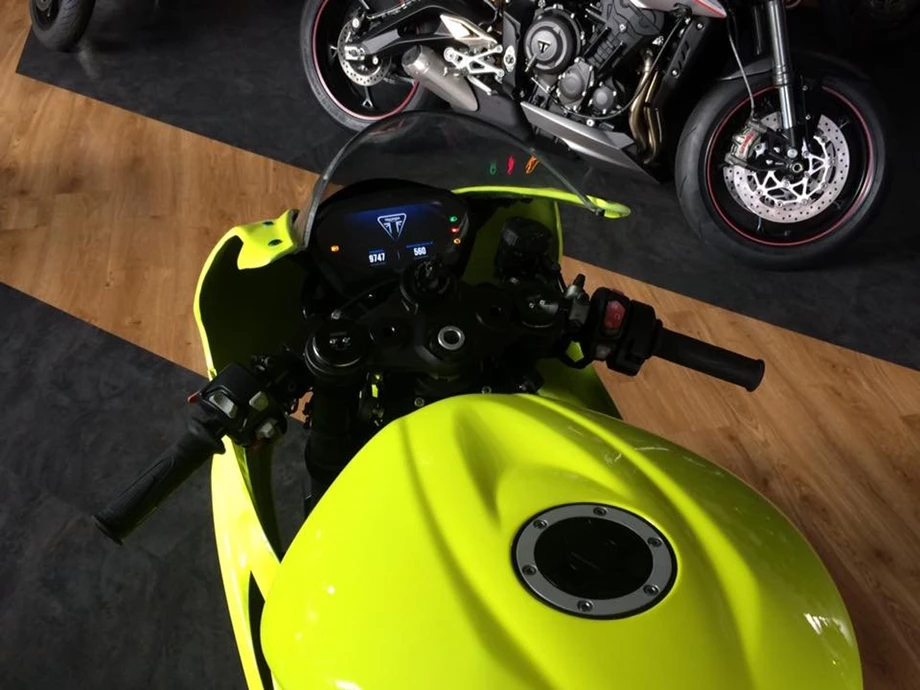 Umbgebautes Motorrad Triumph Street Triple 765 RS Bild 4: Umbgebautes Motorrad Triumph Street Triple 765 RS