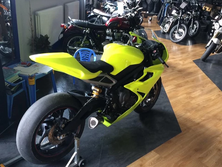 Umbgebautes Motorrad Triumph Street Triple 765 RS Bild 3: Umbgebautes Motorrad Triumph Street Triple 765 RS