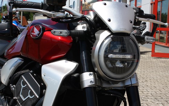 Umgebautes Motorrad Honda CB 1000 R von M. Perschall GmbH - Bild 9 Umgebautes Motorrad Honda CB 1000 R von M. Perschall GmbH - Bild 9