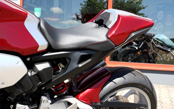 Umgebautes Motorrad Honda CB 1000 R von M. Perschall GmbH - Bild 6 Umgebautes Motorrad Honda CB 1000 R von M. Perschall GmbH - Bild 6