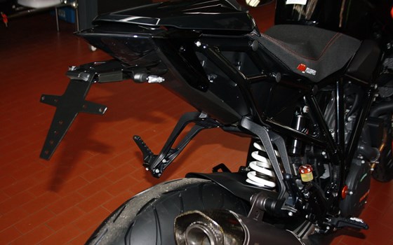 Umgebautes Motorrad KTM 1290 Super Duke R von Zweirad Waibel GmbH & Co. KG - Bild 3