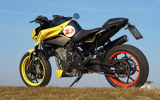 Umgebautes Motorrad KTM 790 Duke von 1000PS.at - Bild 1 Umgebautes Motorrad KTM 790 Duke von 1000PS.at - Bild 1