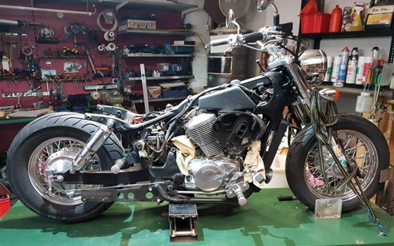 Umgebautes Motorrad Honda VT 750 Shadow von Mooch - Bild 5 Umgebautes Motorrad Honda VT 750 Shadow von Mooch - Bild 5