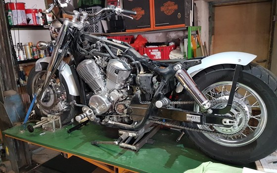Umgebautes Motorrad Honda VT 750 Shadow von Mooch - Bild 8 Umgebautes Motorrad Honda VT 750 Shadow von Mooch - Bild 8