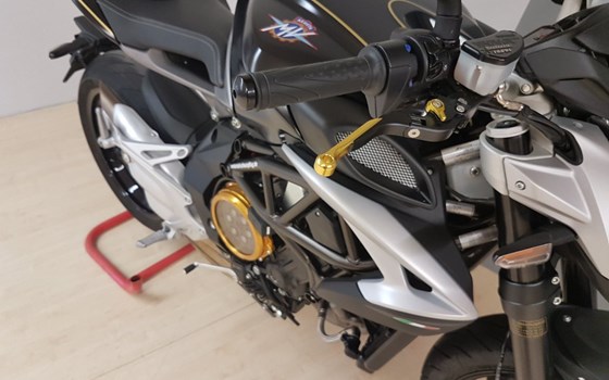 Umgebautes Motorrad MV Agusta Brutale 800 von Motorrad Scheunpflug e.K. - Bild 4 Umgebautes Motorrad MV Agusta Brutale 800 von Motorrad Scheunpflug e.K. - Bild 4