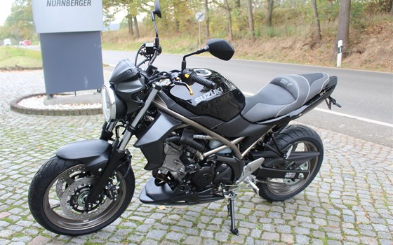 Umgebautes Motorrad Suzuki SV650 von Zweirad Nürnberger - Bild 1 Umgebautes Motorrad Suzuki SV650 von Zweirad Nürnberger - Bild 1