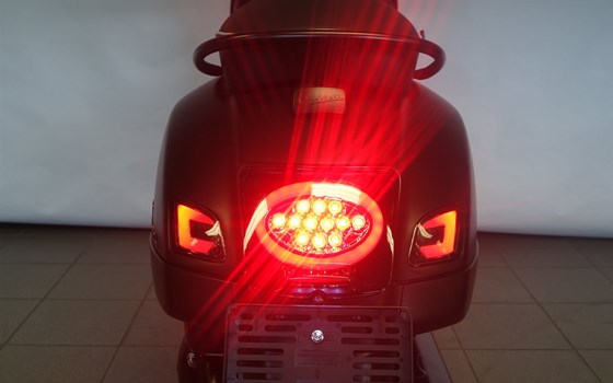 Umgebautes Motorrad Vespa GTS 300 i.e. Super Sport von Jahelka Zweirad GmbH - Bild 10 Umgebautes Motorrad Vespa GTS 300 i.e. Super Sport von Jahelka Zweirad GmbH - Bild 10