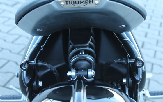 Umgebautes Motorrad Triumph Bonneville Bobber von Stärker-Profil GmbH - Bild 3 Umgebautes Motorrad Triumph Bonneville Bobber von Stärker-Profil GmbH - Bild 3