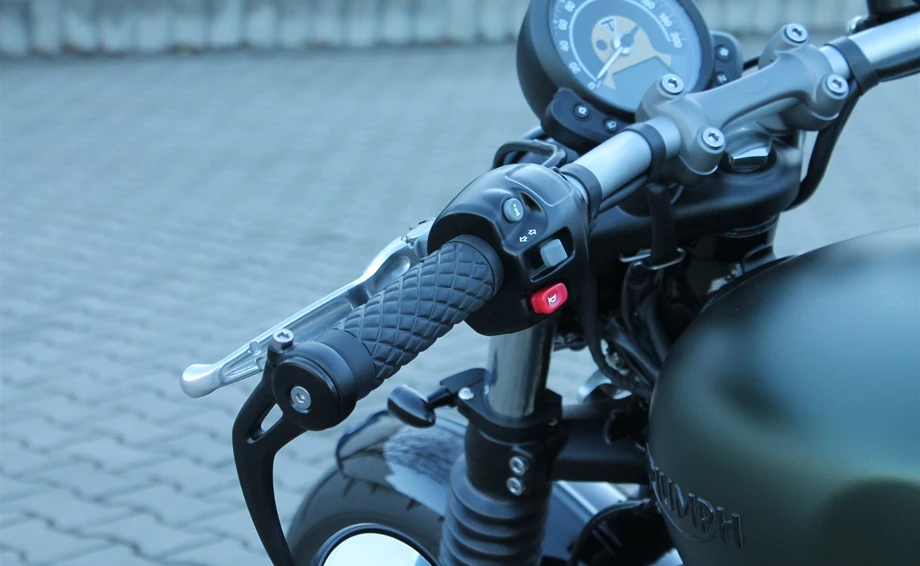 Umbgebautes Motorrad Triumph Bonneville Bobber Bild 6: Umbgebautes Motorrad Triumph Bonneville Bobber