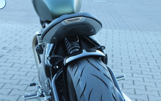 Umgebautes Motorrad Triumph Bonneville Bobber von Stärker-Profil GmbH - Bild 7 Umgebautes Motorrad Triumph Bonneville Bobber von Stärker-Profil GmbH - Bild 7