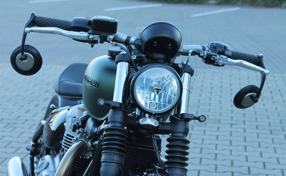 Umbgebautes Motorrad Triumph Bonneville Bobber Bild 8: Umbgebautes Motorrad Triumph Bonneville Bobber