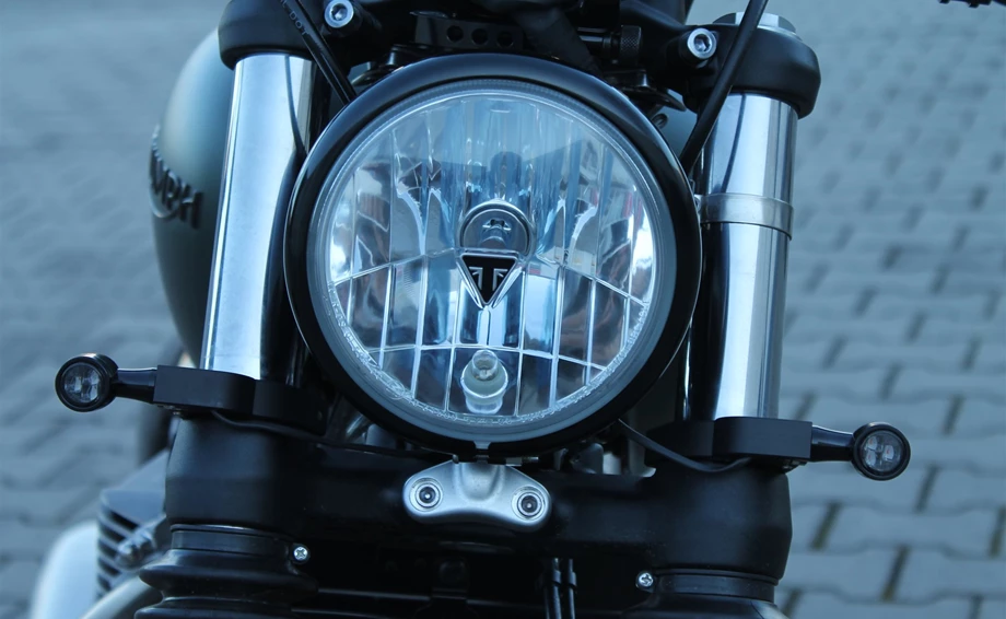 Umbgebautes Motorrad Triumph Bonneville Bobber Bild 2: Umbgebautes Motorrad Triumph Bonneville Bobber