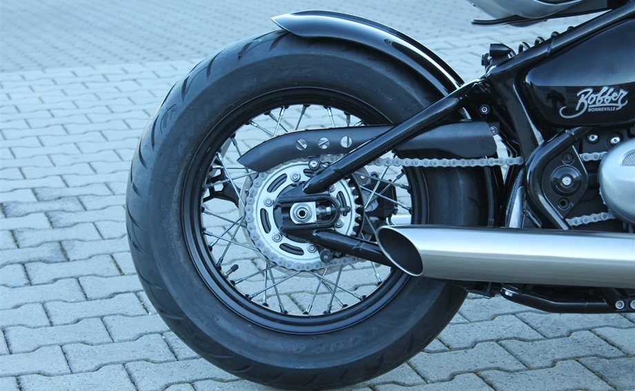 Umbgebautes Motorrad Triumph Bonneville Bobber Bild 10: Umbgebautes Motorrad Triumph Bonneville Bobber