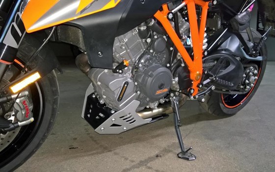 Umgebautes Motorrad KTM 1290 Super Duke GT von Stenli - Bild 2 Umgebautes Motorrad KTM 1290 Super Duke GT von Stenli - Bild 2