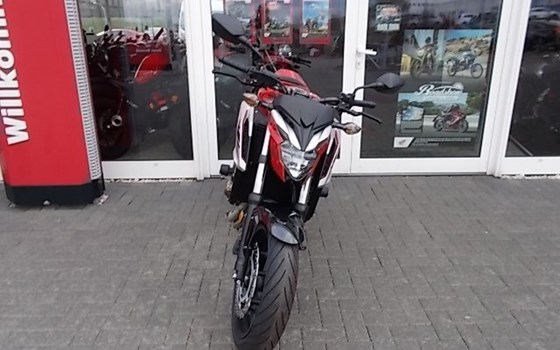 Umgebautes Motorrad Honda CB650F von Auto- und Motorradhaus Eichhorn GmbH - Bild 2 Umgebautes Motorrad Honda CB650F von Auto- und Motorradhaus Eichhorn GmbH - Bild 2