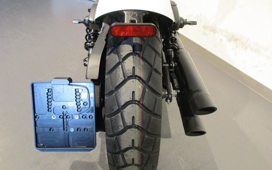 Umgebautes Motorrad Indian Scout Bobber 1131 von Motorrad Kreiselmeyer GmbH - Bild 11 Umgebautes Motorrad Indian Scout Bobber 1131 von Motorrad Kreiselmeyer GmbH - Bild 11