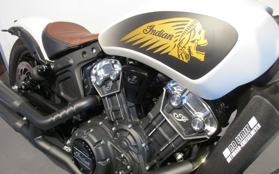 Umgebautes Motorrad Indian Scout Bobber 1131 von Motorrad Kreiselmeyer GmbH - Bild 2 Umgebautes Motorrad Indian Scout Bobber 1131 von Motorrad Kreiselmeyer GmbH - Bild 2