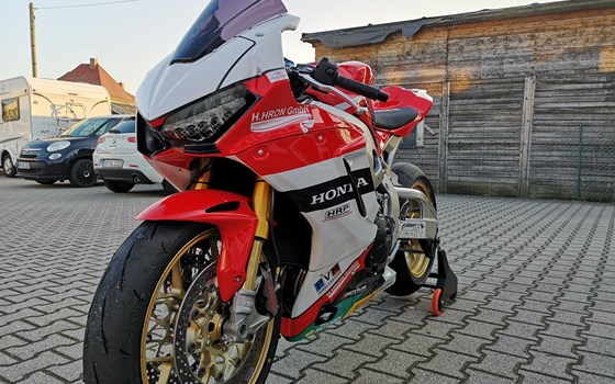 Umgebautes Motorrad Honda CBR1000RR Fireblade SP von Auto-und Motorradhaus Bürstadt GmbH - Bild 5