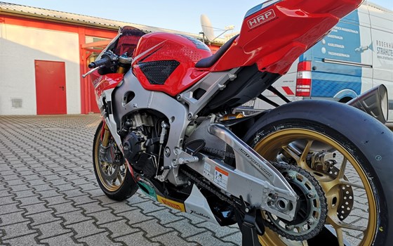 Umgebautes Motorrad Honda CBR1000RR Fireblade SP von Auto-und Motorradhaus Bürstadt GmbH - Bild 4